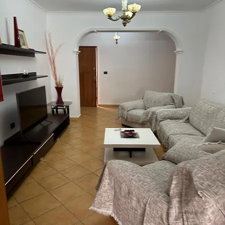 Janis Two Bedroom House דירה Vlorë